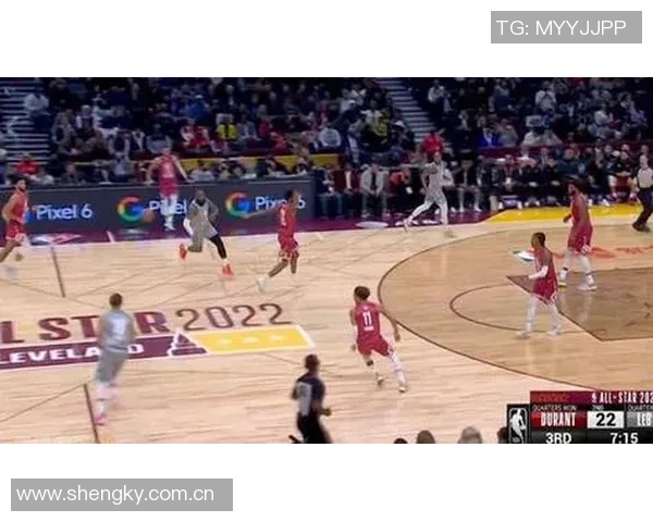 库里弧顶接球失去重心却依然精准命中布朗尼面前三分球 库里弧顶接球失去重心却依然精准命中布朗尼面前三分球