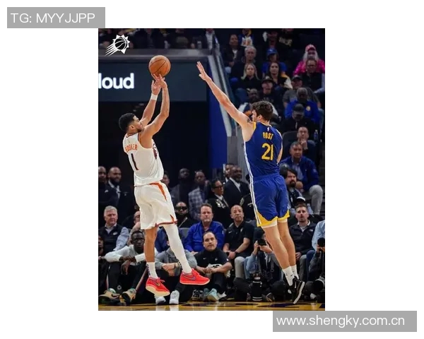 布克半场表现平平18分钟仅得10分3篮板6助攻正负值惨淡11 布克半场表现平平18分钟仅得10分3篮板6助攻正负值惨淡11