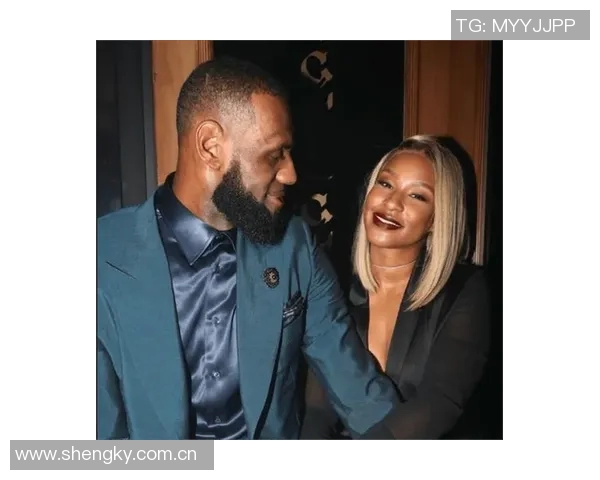 詹姆斯回忆追求妻子历程:孤独岁月让我渴望真爱与陪伴 詹姆斯回忆追求妻子历程:孤独岁月让我渴望真爱与陪伴