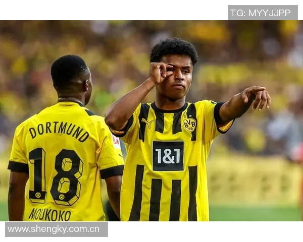 阿德耶米在多特遭遇困境曼联与其经纪人门德斯展开接触