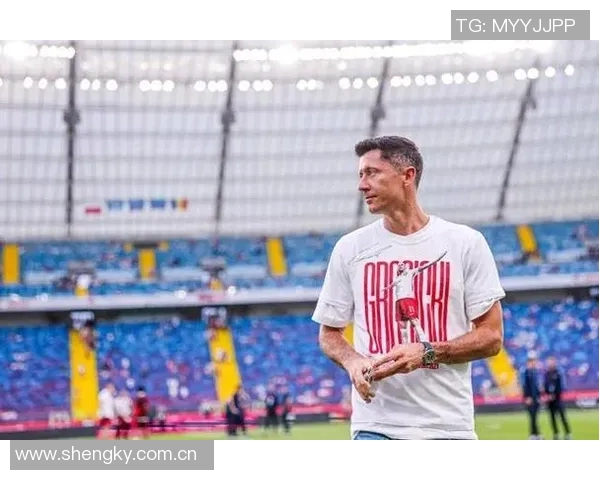 费内巴切为莱万提供一年半合同莱万希望获得两年半合同的愿望未能实现