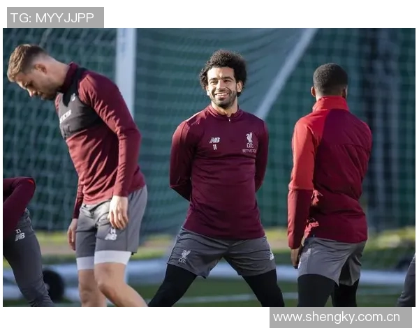 萨拉赫健身房训练照曝光腹肌线条引发粉丝热议与赞叹 萨拉赫健身房训练照曝光腹肌线条引发粉丝热议与赞叹