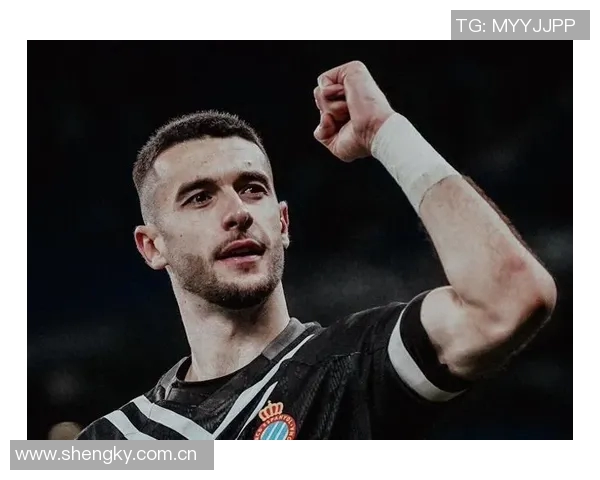 埃里克加西亚训练佩戴面具霍安加西亚国际比赛日后重返球队